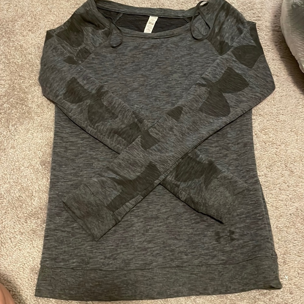Under Armour sweatshirt